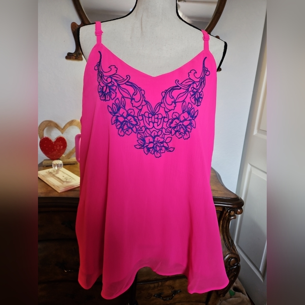 NWT Torrid Hot Pink Floral Embroidered Swing Cami Size 1 (14/16) Women's Top